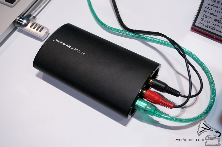 Meridian 的 USB DAC Explorer 技驚四座,廠方添食加推 Director USB DAC,減省耳擴,但換來更出色的 RCA 模擬輸出,售價為 Explorer 的一倍。