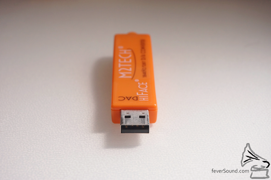 USB Port A 直插電腦或 NAS 都得,唔使玩線亦無得玩線。
