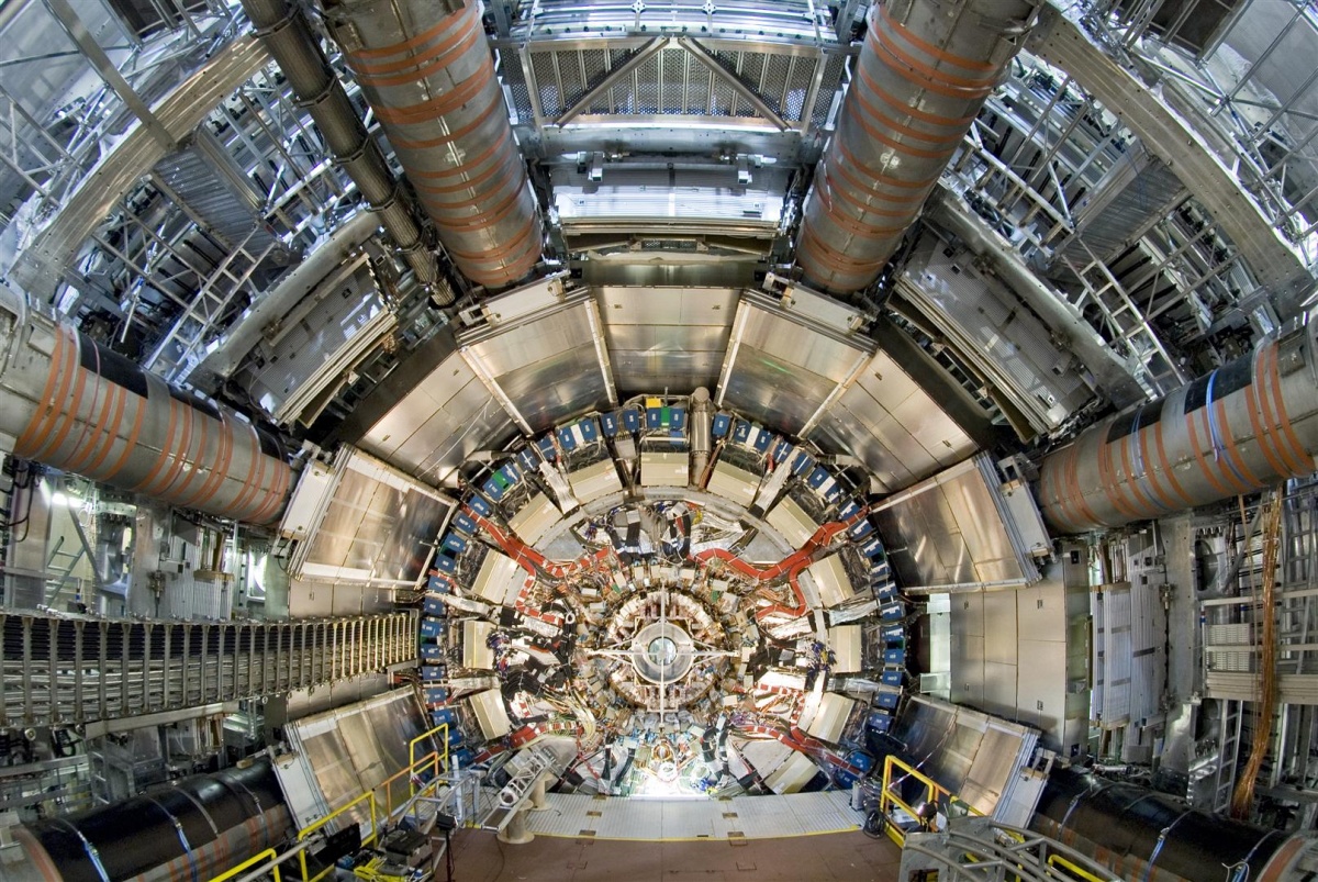 Integrita 母公司為德國 Certon，成立初期已經為瑞士 CERN 實驗作資料儲存處理。