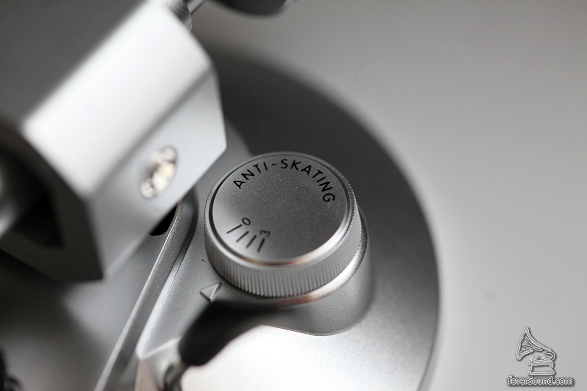 唱臂有偏重(Anti-skating)心調校