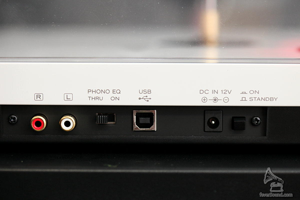 RCA輸內,可選內置MM PHONO放大,用外置DC12V,可接駁USB將黑膠聲輸轉化數碼輸入電腦,錄埋都得