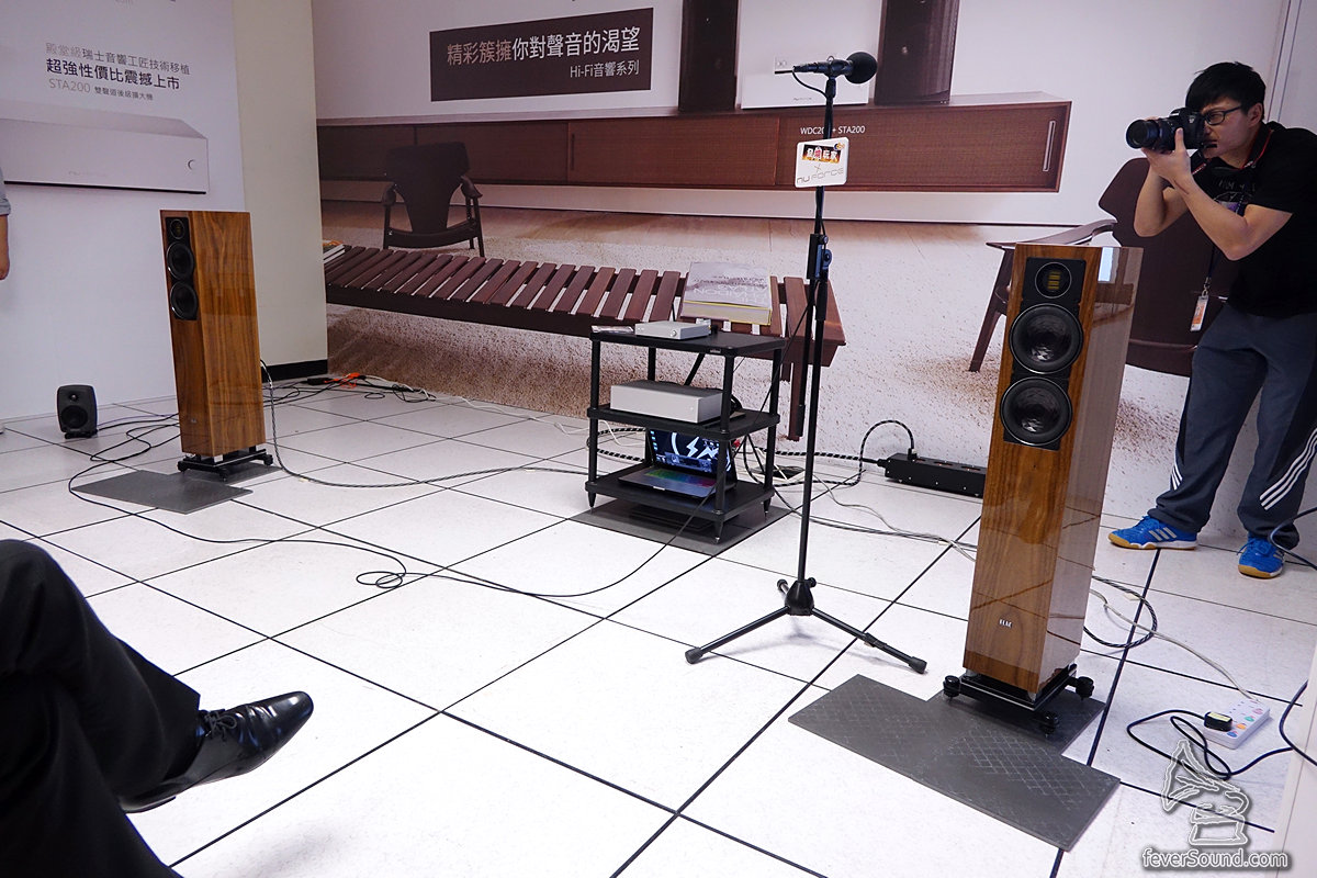 由和偉音響借出一對德國ELAC揚聲器匹配開聲