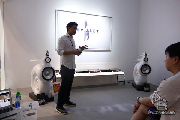8部Devialet 以電子分鐘推動B&W Nautilus