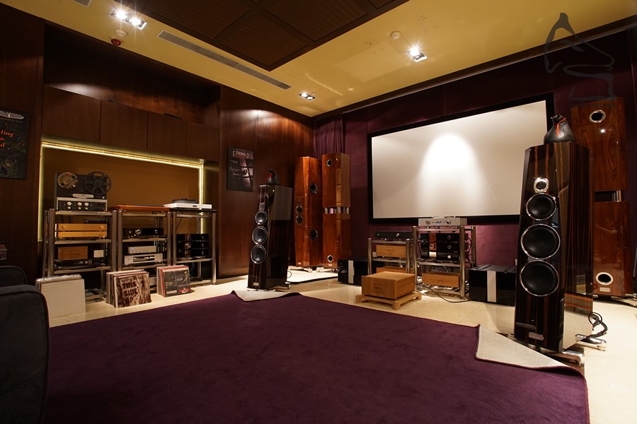 試音在中環U-Acoustic Ltd.進行,以一套德國Tidal擴音機及揚聲器開聲