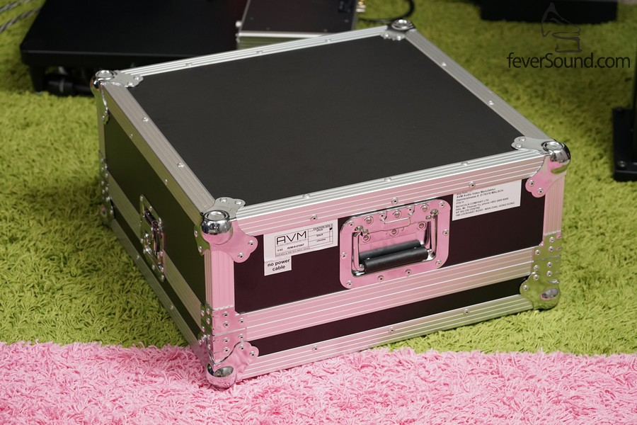 這個Flight Case是原廠的配置來