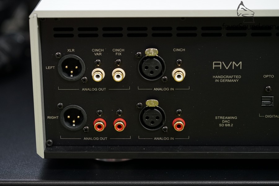 極度有誠意的部份,模擬輸入、模擬固定輸出、模擬可變輸出,齊全兼可同步運作,用它應不必再另添昂貴前級了。