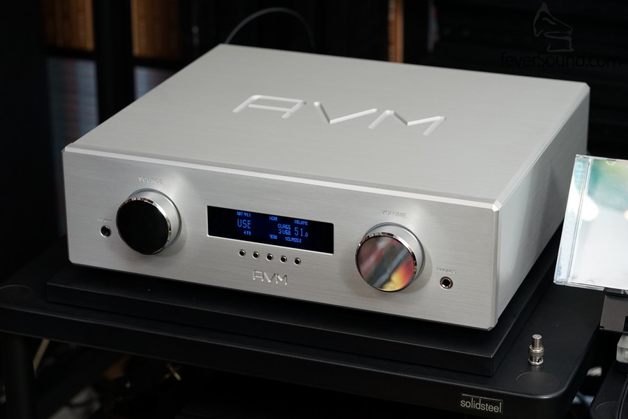 全航天鋁材的機身,還要是厚料鑄造,感覺非常紮實,百分百流露出High End音響的魅力。