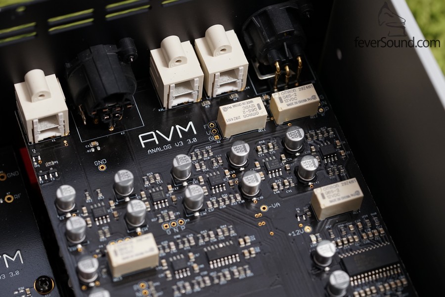 模擬輸出線路板,固定輸出及可變輸出,完全獨立處理,真正全平衡放大。