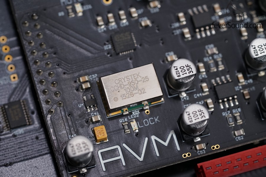 極低失真的主時鐘生產器