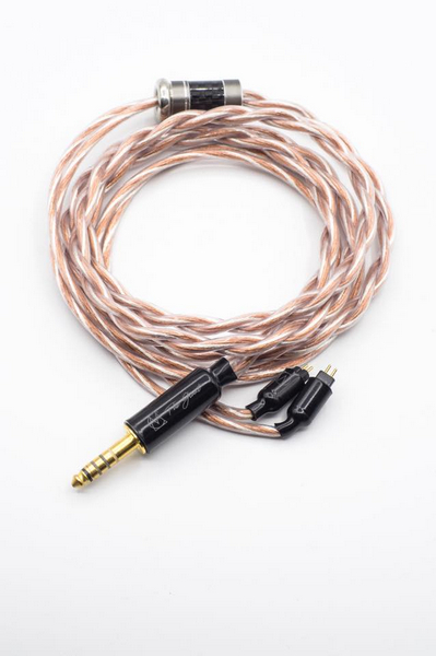 Mad Cable X CM cable兩品牌聯合研發新型單晶銅和單晶銀混合線材The Giant，線徑達18AWG，每極採用2:1比例焊接而成 (富豪T9 CM Cable)