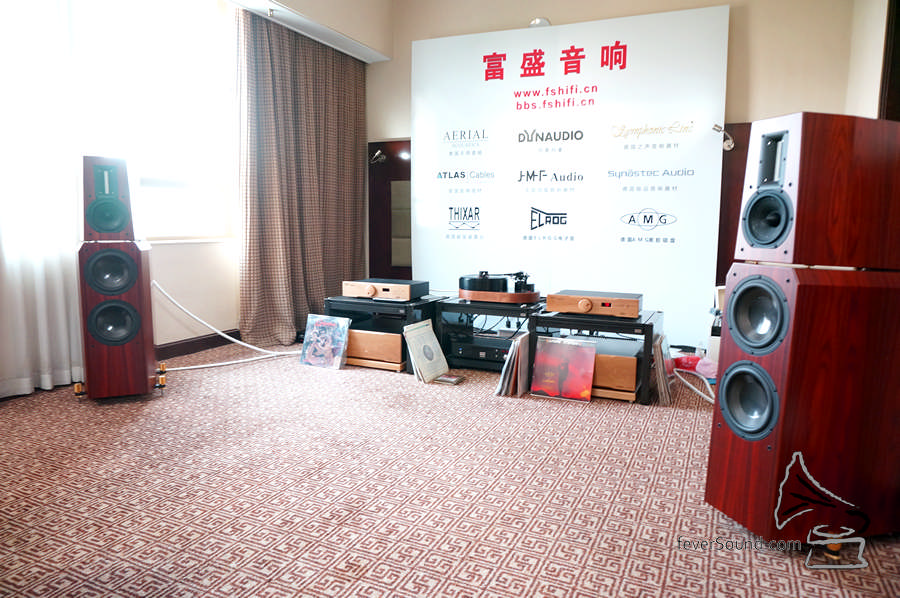 富盛音響在細空間音箱的獨特擺位,超大 toe-in,大家有空可以試試,效果是令人意想不到的。